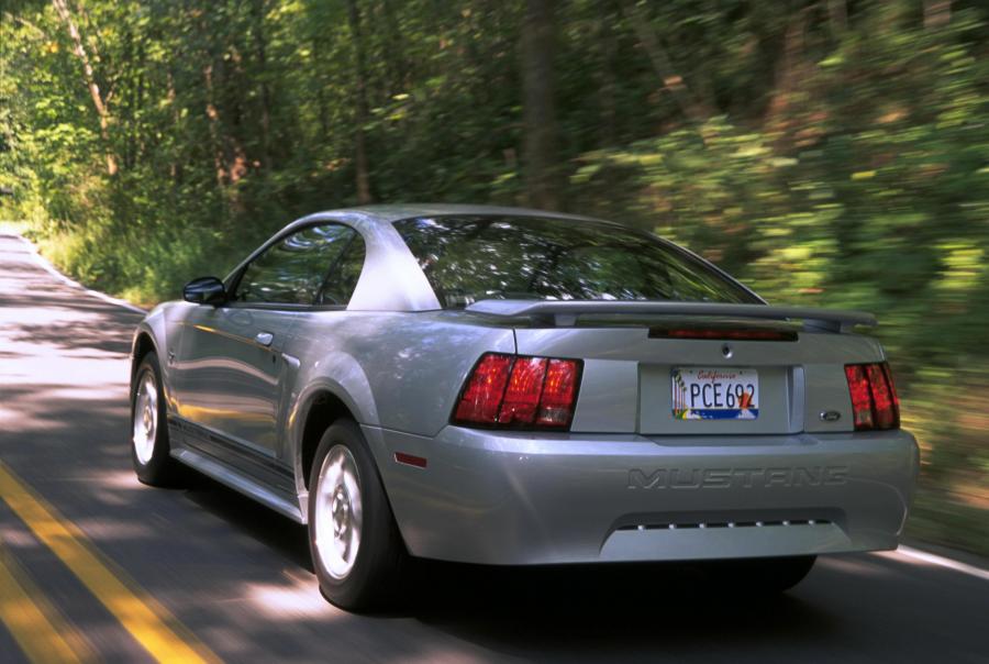  Ford Mustang 1999 года  (фото 56 из 60)